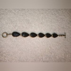 Liz Claiborne (LC) Black Teardrop Floral Designs Gold Tone Bracelet